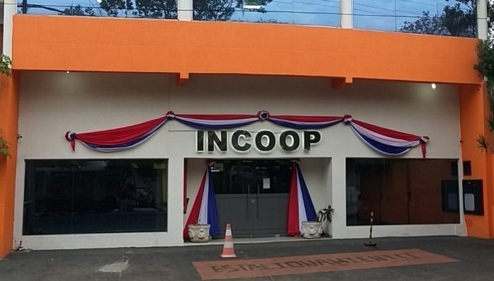 Manos unidas en señal de cooperación y solidaridad